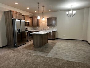 5661 Niagara Drive in Bismarck, ND - Building Photo - Building Photo