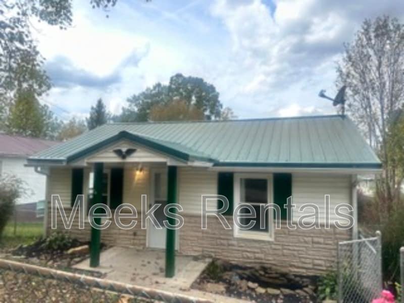 184 Armour Creek Rd in Nitro, WV - Building Photo