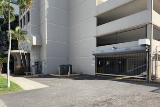 Atkinson Plaza in Honolulu, HI - Building Photo - Building Photo