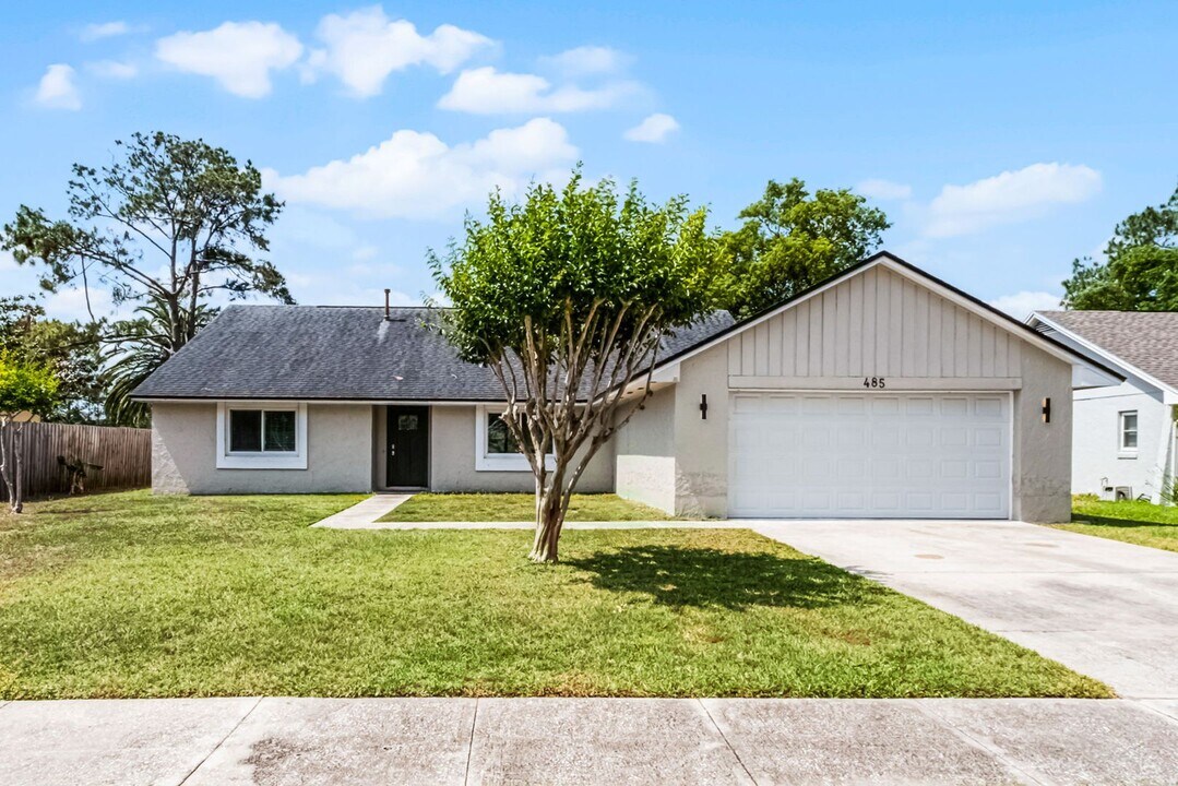 485 Lakeshore Dr in Lake Mary, FL - Building Photo