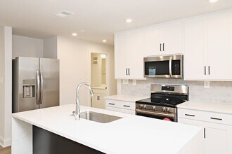 2411 Anlee Rd, Unit Anlee Rd 2411 #B in Crozet, VA - Building Photo - Building Photo