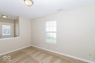 2031 Bridlewood Dr in Franklin, IN - Building Photo - Building Photo