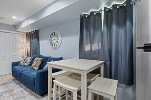 229 S Peters Rd in Knoxville, TN - Building Photo