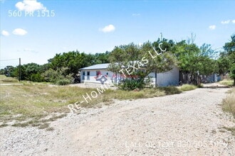 560 Private Rd 1515 in Bandera, TX - Building Photo - Building Photo