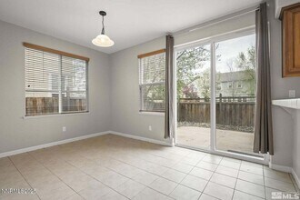 3988 Dominus Dr in Sparks, NV - Foto de edificio - Building Photo