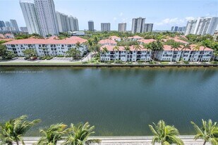 3030 NE 188th St in Aventura, FL - Building Photo