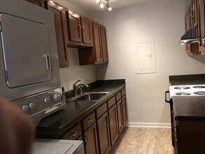 2223 Laurel Ave, Unit 6 in Knoxville, TN - Building Photo - Building Photo