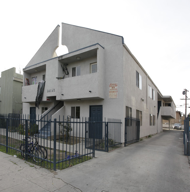 14152 Delano St in Van Nuys, CA - Building Photo - Building Photo