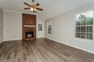 3158 Clubview Cove N, Unit 2301 in Lakeland, TN - Foto de edificio - Building Photo