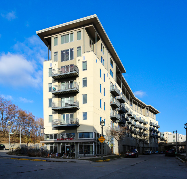 Union Point in Milwaukee, WI - Foto de edificio - Building Photo