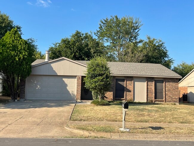 6813 Arborbrook Dr in North Richland Hills, TX - Building Photo - Building Photo