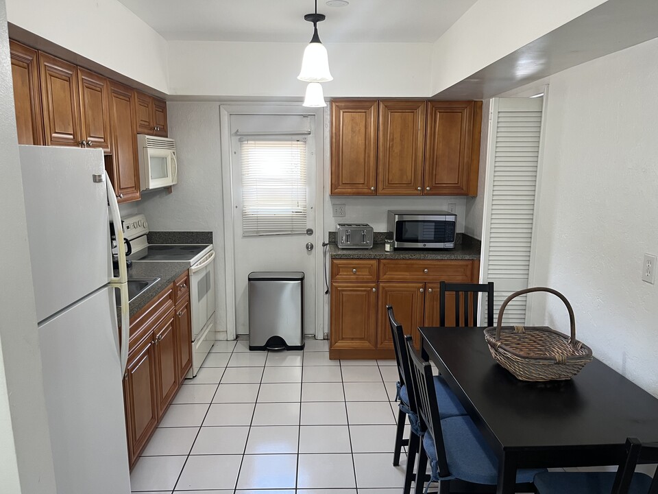 222 NE 23rd Ave, Unit 2 in Pompano Beach, FL - Building Photo