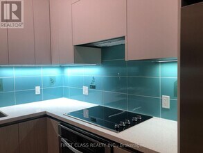 25-225 Water Walk Dr in Markham, ON - Building Photo - Building Photo