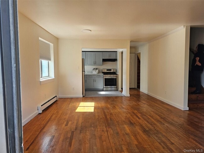 39-22 211th St in Queens, NY - Building Photo - Building Photo