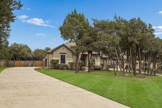 944 Wilderness Oaks in New Braunfels, TX - Building Photo - Building Photo