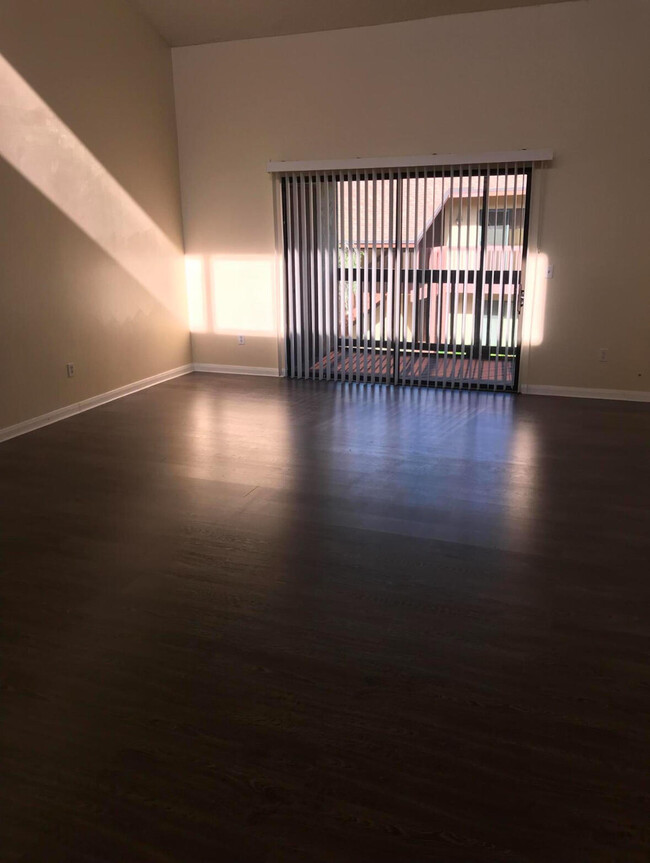 510 Lakeview Dr E in Royal Palm Beach, FL - Building Photo - Building Photo