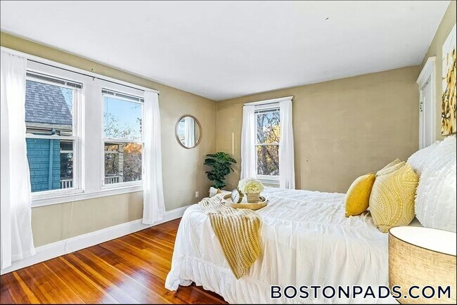 property at 22 Gloucester St
