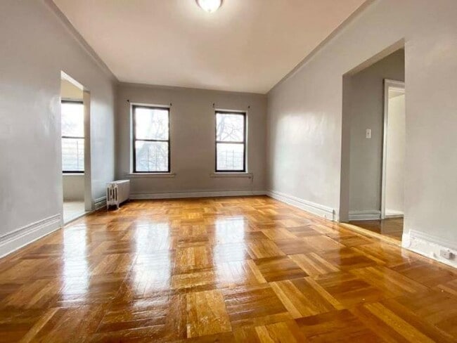 property at 189 E Mosholu Pkwy N