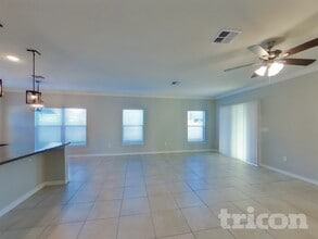 3282 Toscana Dr in St. Cloud, FL - Foto de edificio - Building Photo