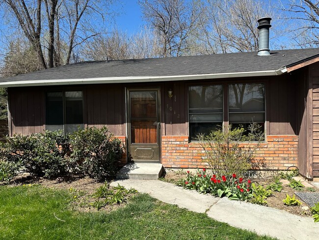 property at 7012 W Petrie St