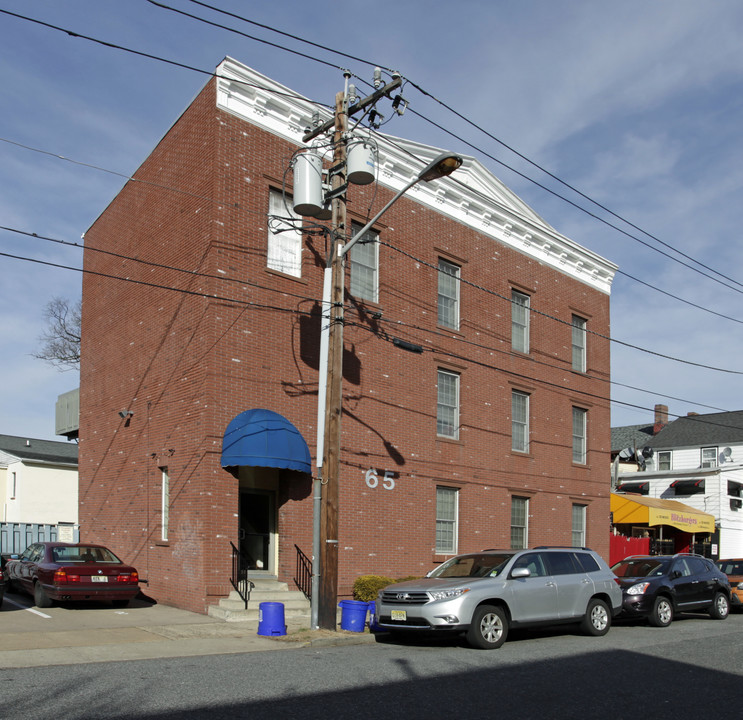 65 Mine St in New Brunswick, NJ - Building Photo