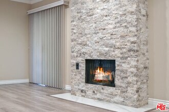 15233 Magnolia Blvd in Los Angeles, CA - Building Photo - Building Photo