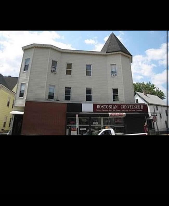 14 Brogan Rd, Unit 2 in Medford, MA - Building Photo - Building Photo