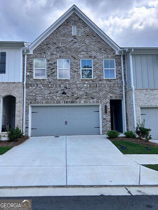 4030 Denton Dr in Douglasville, GA - Building Photo