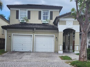 229 NE 36th Terrace in Homestead, FL - Building Photo - Building Photo