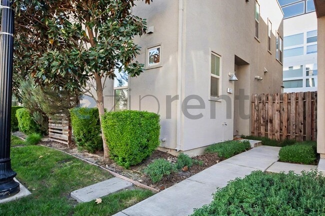 450 Crate Ave in Sacramento, CA - Building Photo - Building Photo