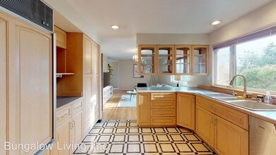 510 N 87th St in Seattle, WA - Foto de edificio - Building Photo