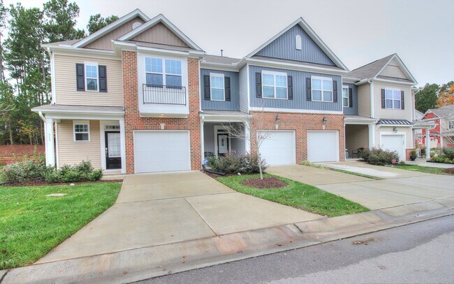 915 Saratoga Dr in Durham, NC - Building Photo - Building Photo