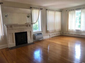 100-05 69th Ave-Unit -2nd Fl in Queens, NY - Building Photo - Building Photo