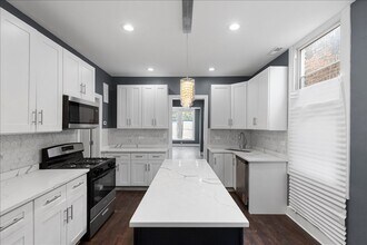 2108 S Homan Ave in Chicago, IL - Foto de edificio - Building Photo