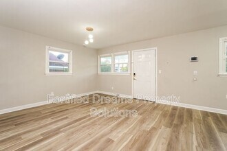 1615 Eastwood Ave in Greensboro, NC - Foto de edificio - Building Photo