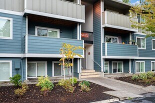 #311 HERITAGE 24 in Beaverton, OR - Building Photo