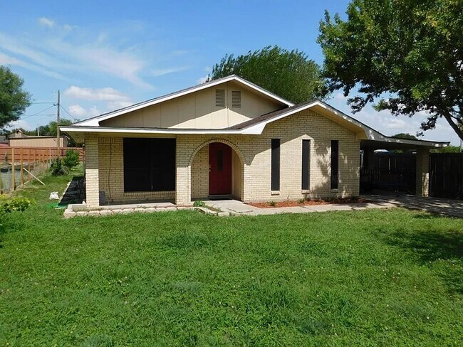 900 N Moorefield Rd in Mission, TX - Building Photo - Building Photo