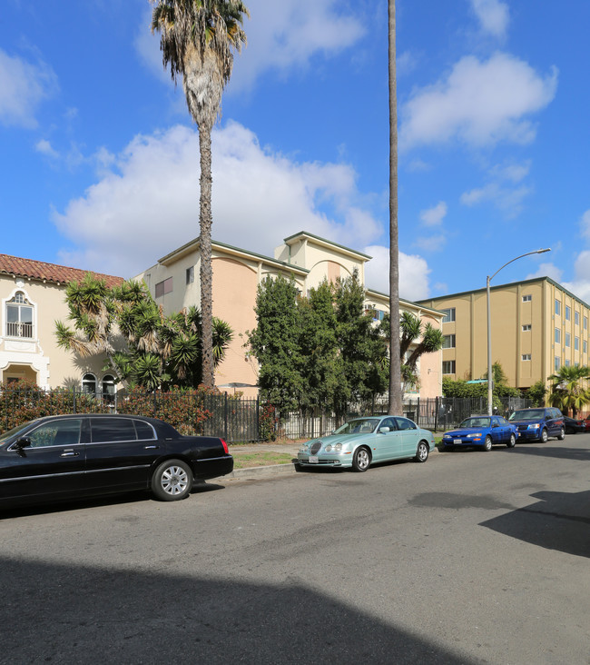 Kenmore Apartments in Los Angeles, CA - Building Photo - Building Photo