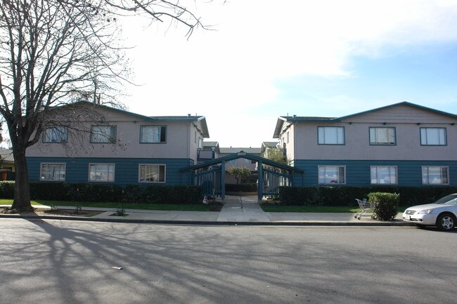 1099 Topaz Ave in San Jose, CA - Building Photo - Building Photo