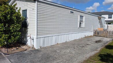 3023 SW 50th St in Fort Lauderdale, FL - Foto de edificio - Building Photo