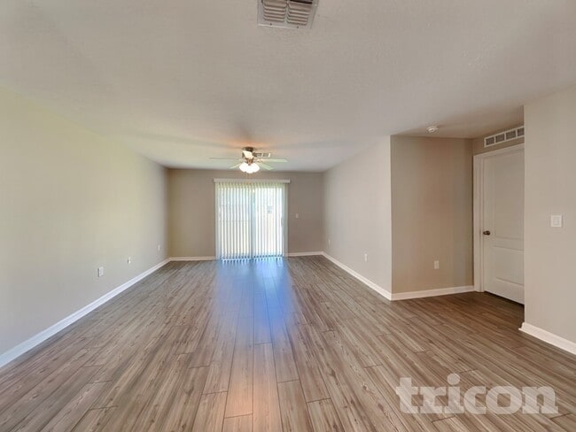 42 Rickenbacker Dr in Palm Coast, FL - Building Photo - Building Photo