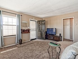 504 S 46th St in San Diego, CA - Building Photo