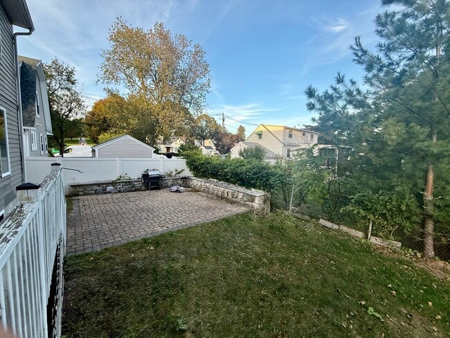 8 Brandley Rd in Watertown, MA - Building Photo - Building Photo
