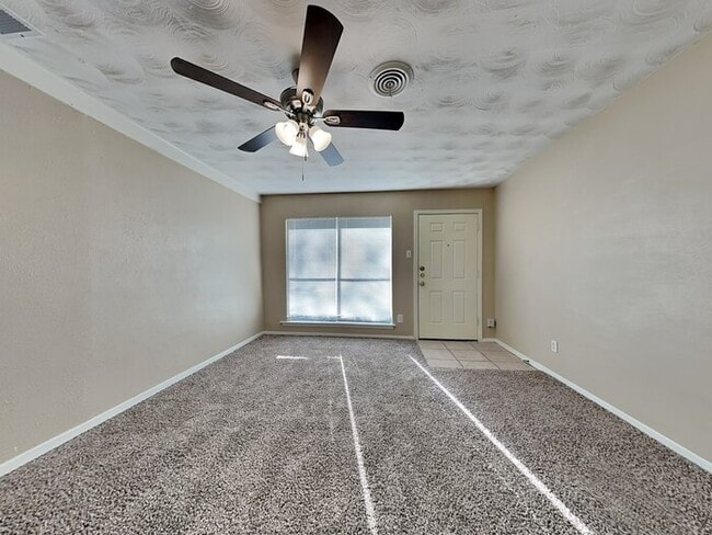 2925 Caribbean Dr in Mesquite, TX - Foto de edificio - Building Photo