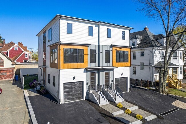 15 Howard St in Waltham, MA - Building Photo - Building Photo