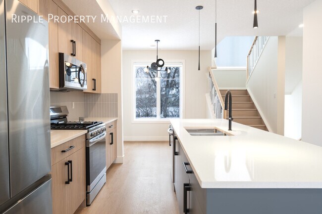 3415-3485 85 St NW in Calgary, AB - Building Photo - Building Photo