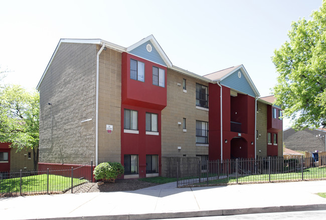 Clay Courts Apartments in Baltimore, MD - Building Photo - Building Photo