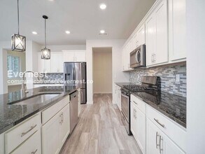 33335 Crystal Ave SE in Black Diamond, WA - Building Photo - Building Photo