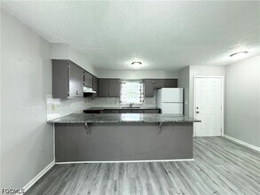 1720 SE Santa Barbara Pl in Cape Coral, FL - Building Photo - Building Photo