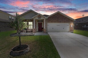 1104 Hillrose Dr in Leander, TX - Building Photo